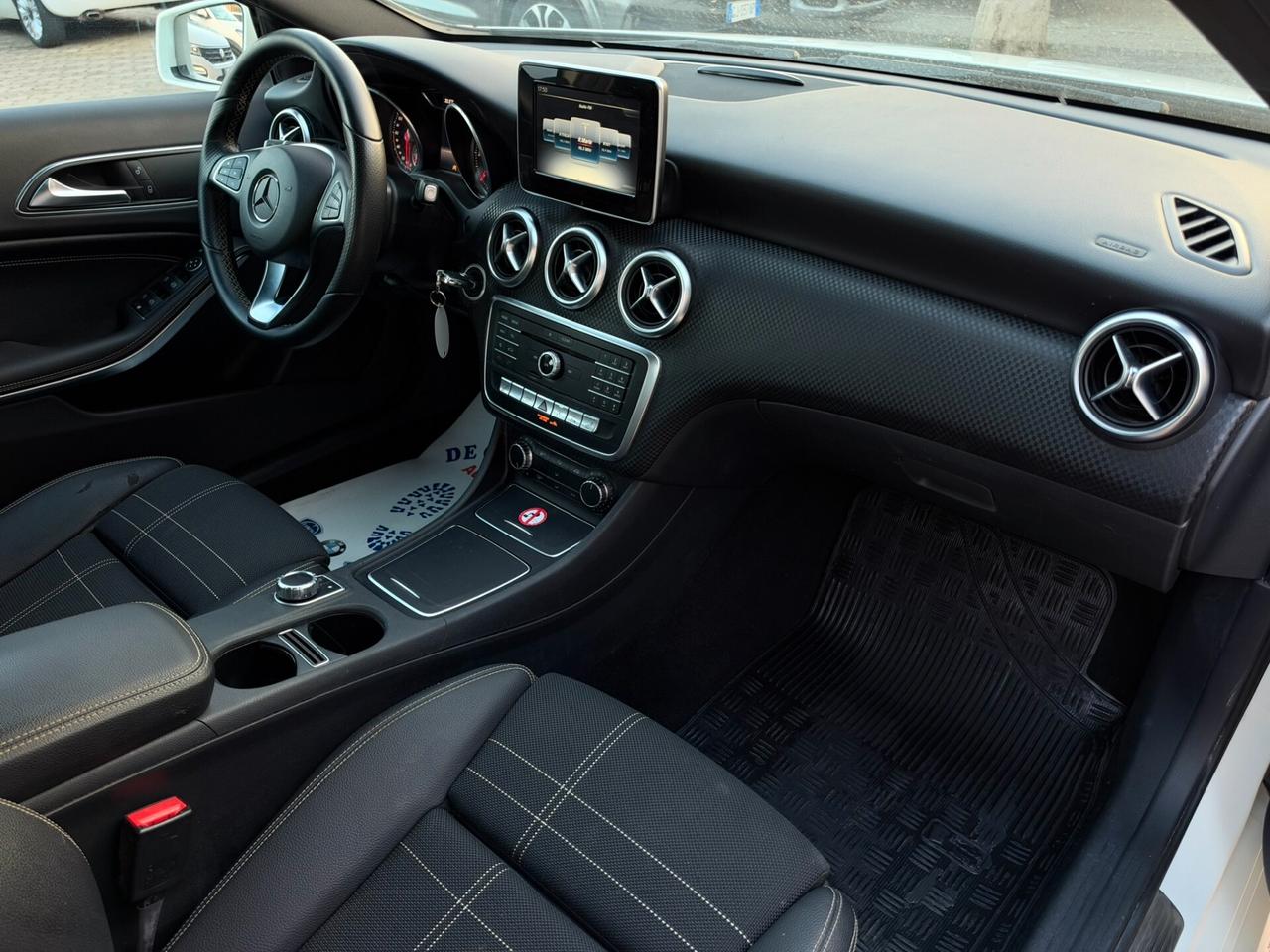 Mercedes Classe A 180d Automatic 110CV Sport - 2016