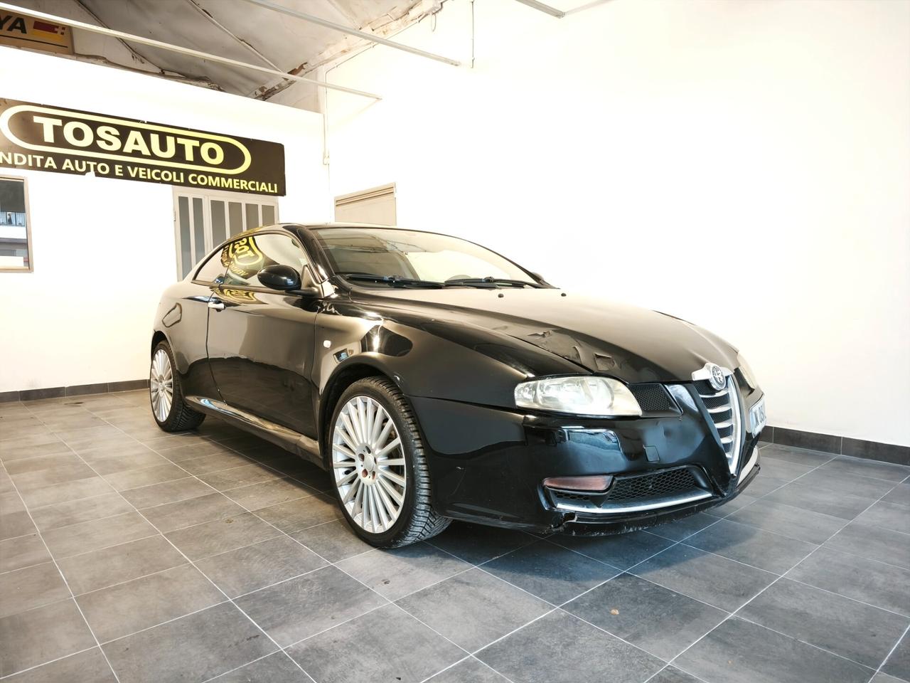 Alfa Romeo GT 1.9 JTDM 16V Distinctive