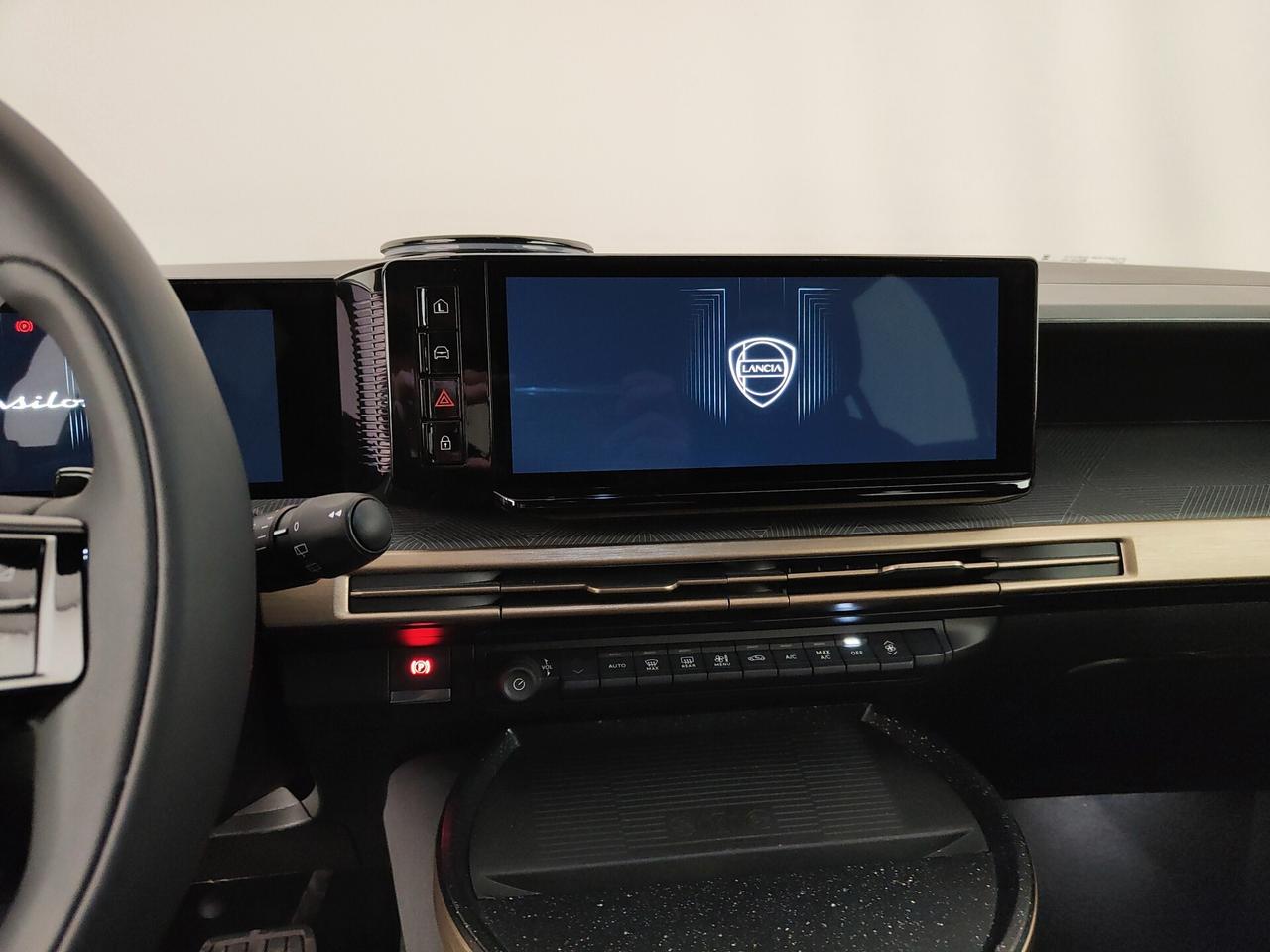 Lancia Ypsilon Hybrid e-DCT LX