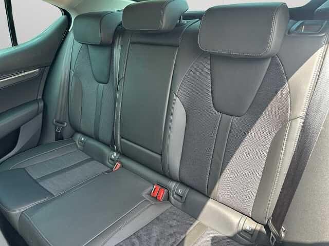 SKODA Octavia Berlina 1.5 e-TEC DSG Style