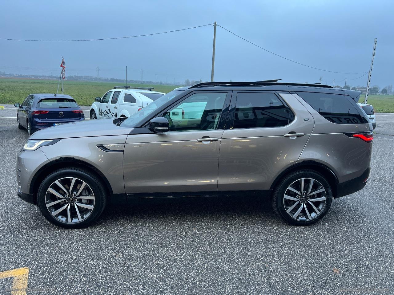 LAND ROVER Discovery 3.0D I6 249CV R-Dyn. SE 7 POSTI