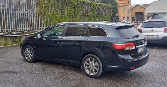 TOYOTA Avensis 2.0 D-4D Wagon Lounge