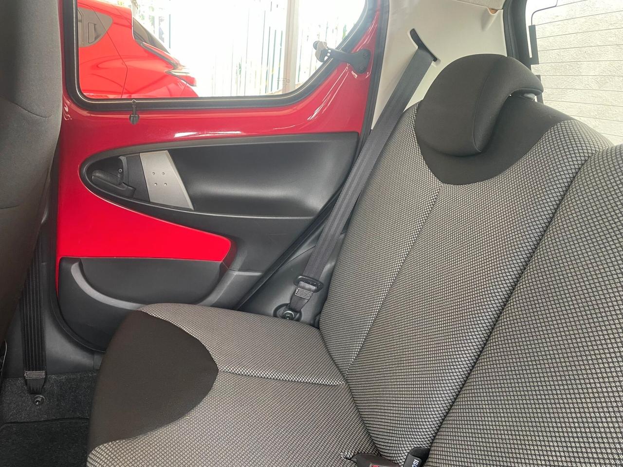 Toyota Aygo 1.0 12V VVT-i 5 porte Tobasco MMT automatica