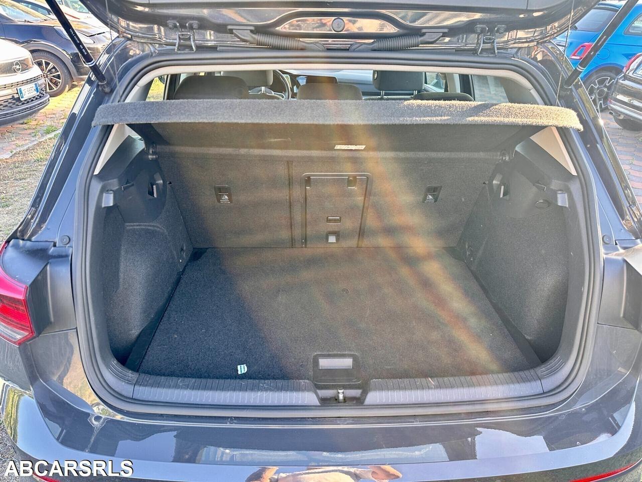 VOLKSWAGEN - Golf VIII - 2.0 TDI DSG Life 5p. - UN