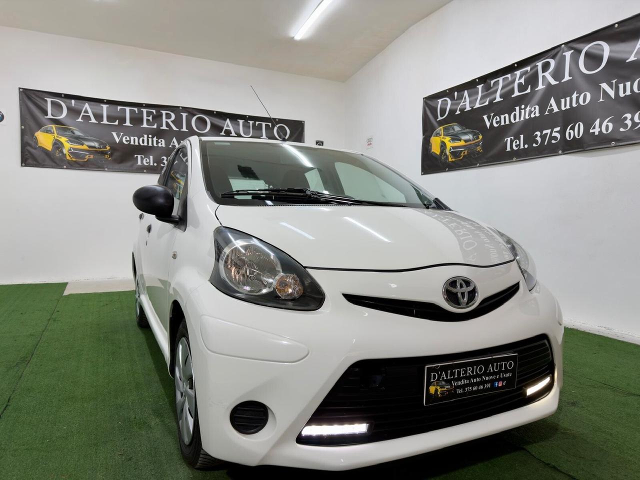Toyota Aygo 1.0 12V VVT-i 5 porte Cool Soda Connect