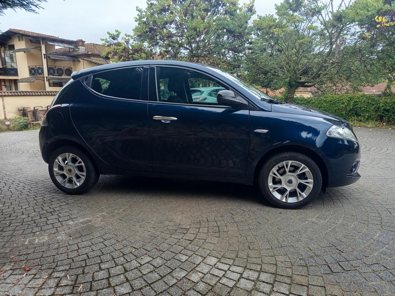 Lancia Ypsilon 1.2 69 CV 5 porte S&S Platinum 11/2018