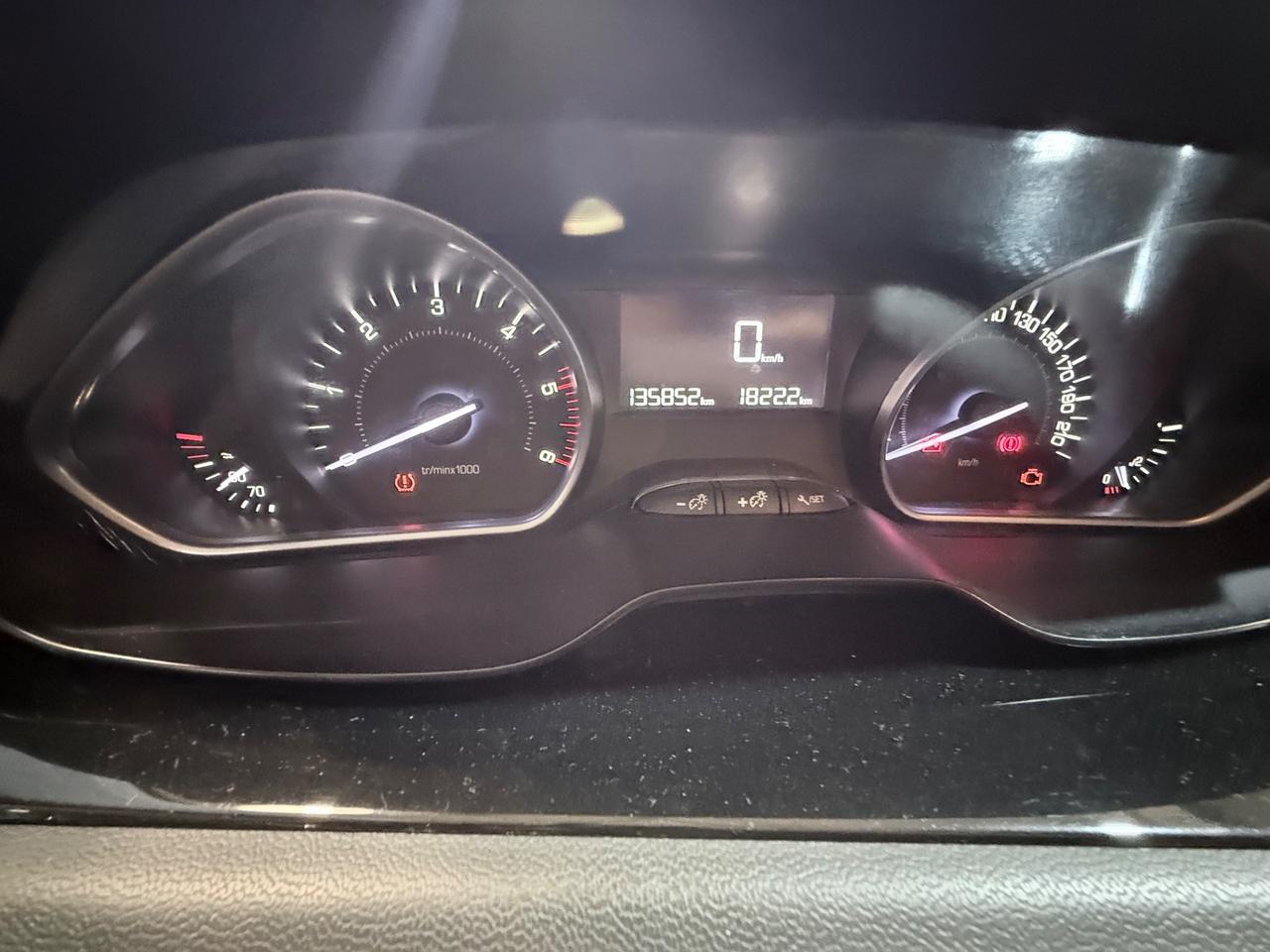 Peugeot 208 BlueHDi 75 5 porte Allure
