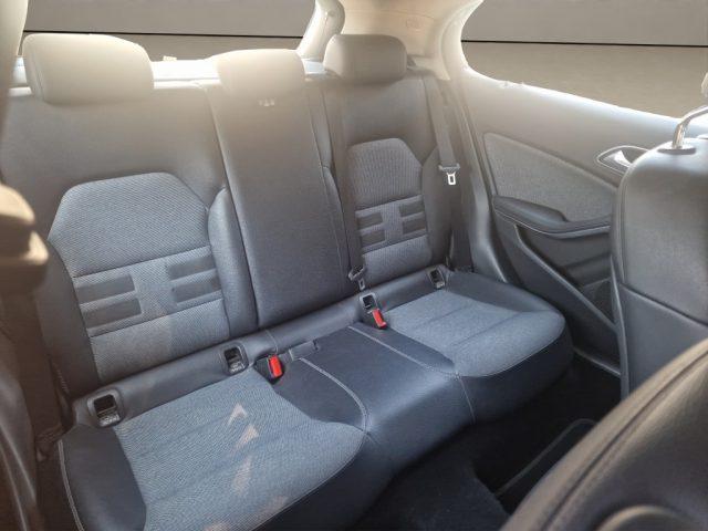 MERCEDES-BENZ GLA 180 d Automatic Business