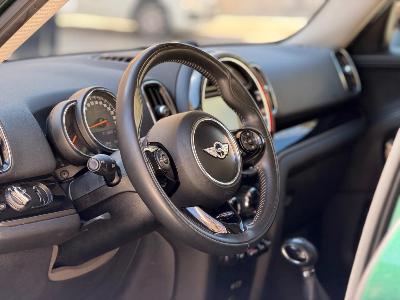 Mini Cooper D Countryman 2.0 Hype LED CARPLAY