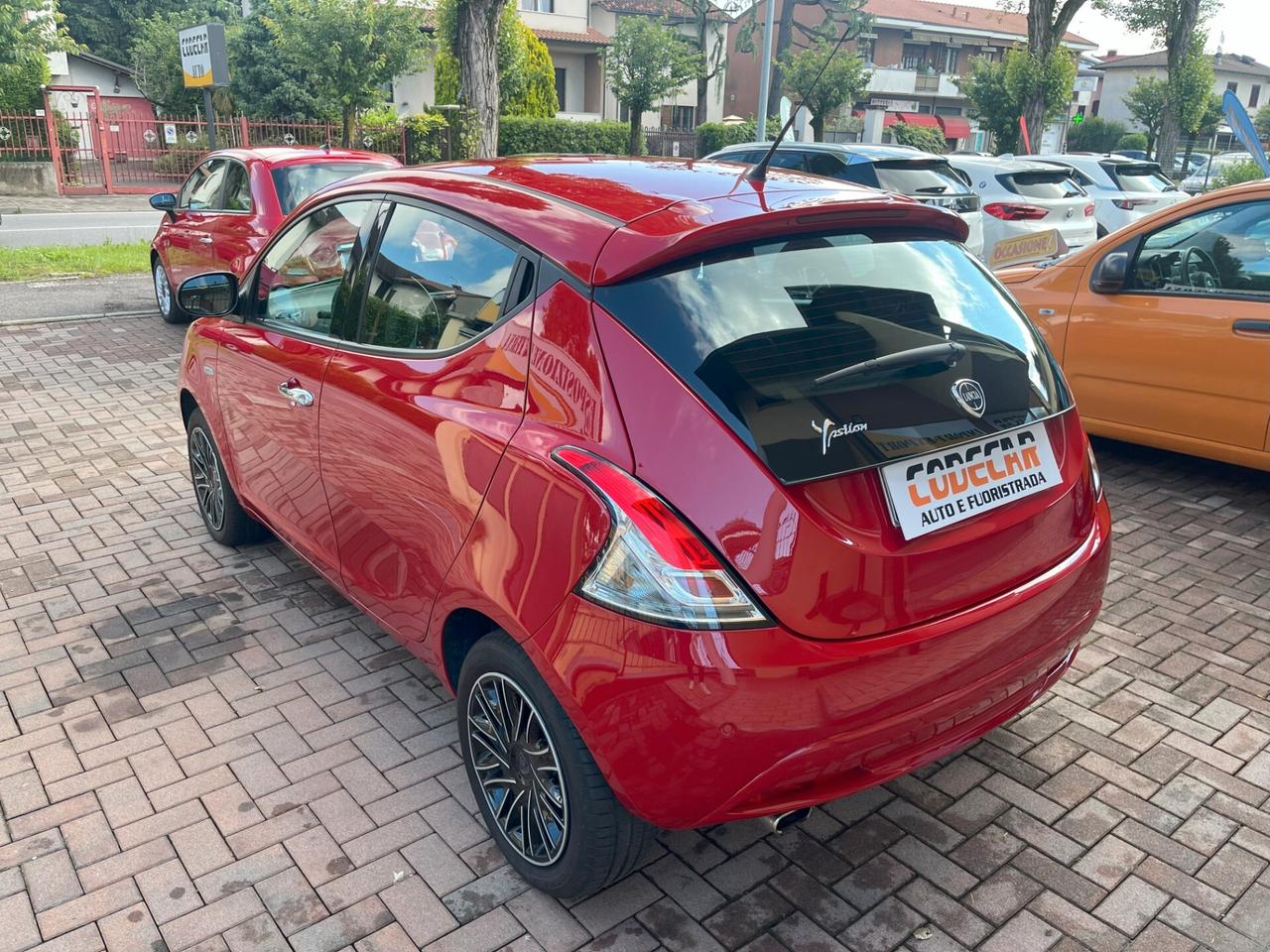 Lancia Ypsilon 1.2 69 CV 5 porte Gold