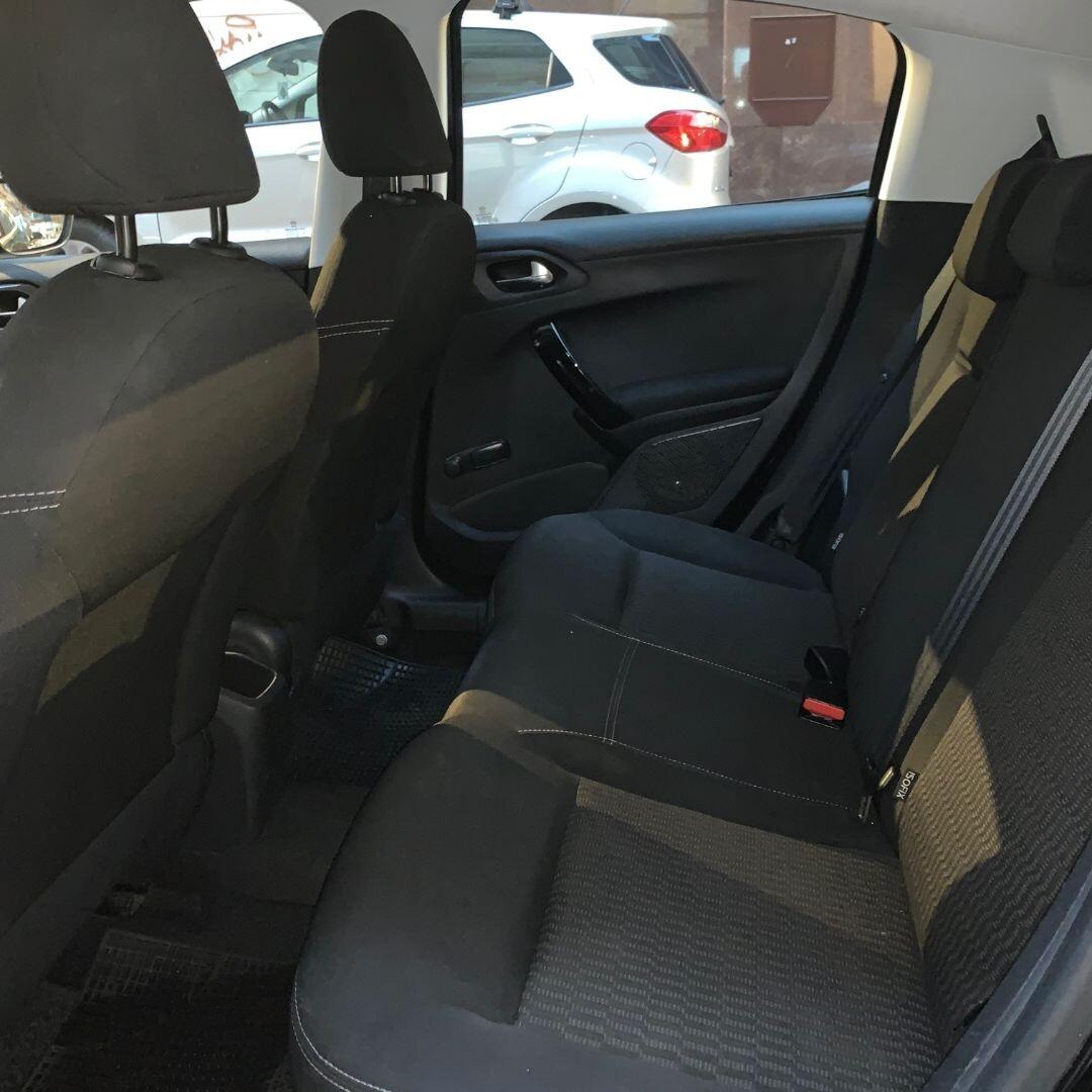 Peugeot 208 BlueHDi 75 5 porte Allure