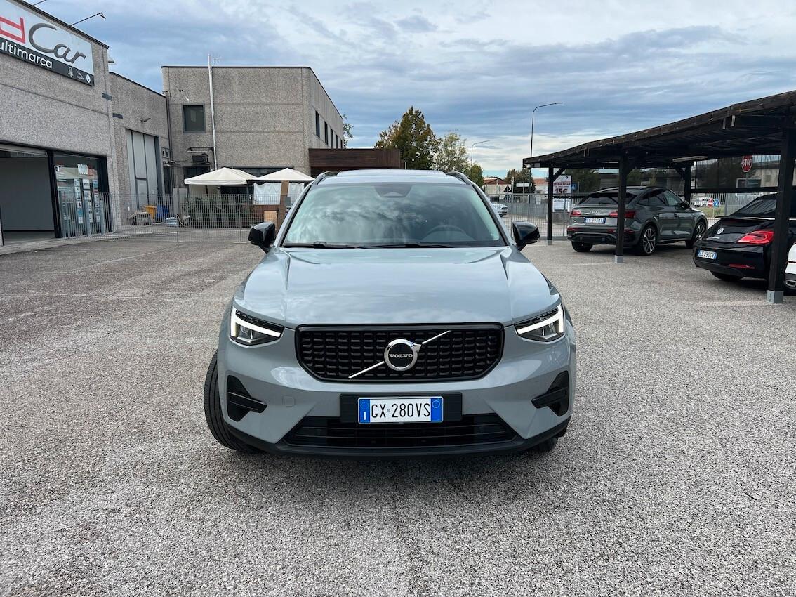 Volvo XC40 2.0 b3 Plus Black Edition auto - Tetto Apribile FULL OPTIONAL!!!