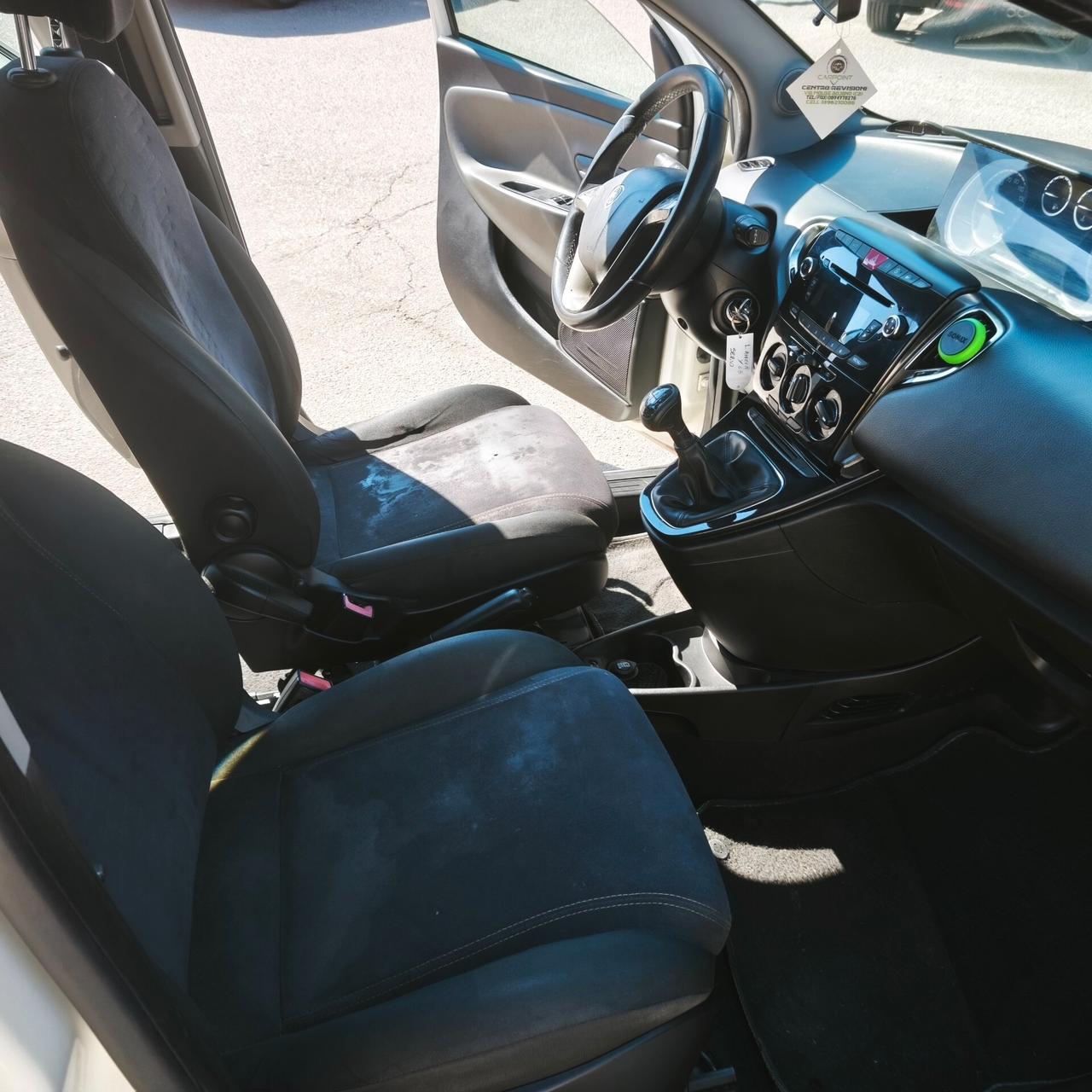 Lancia Ypsilon 1.3 MJT 16V 95 CV 5 porte S&S Silver