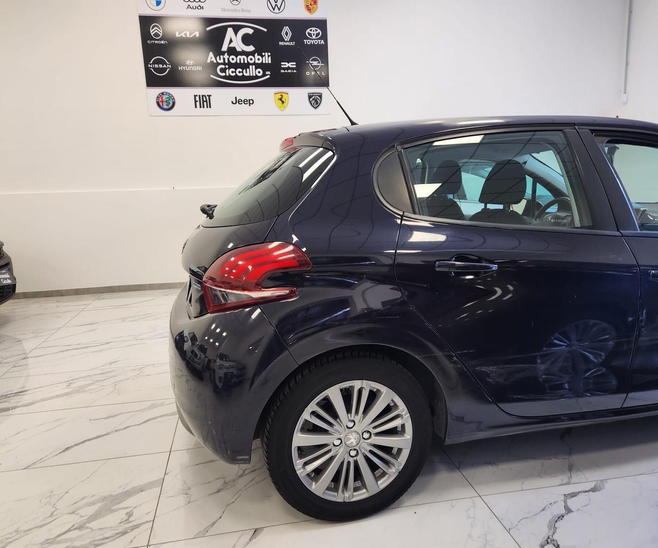 Peugeot 208 BlueHDi 1.6D 75CV 5 porte Allure