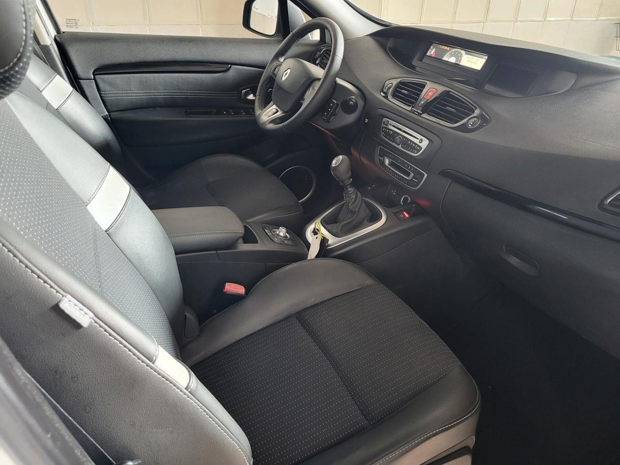 Renault Scenic Scénic X-Mod 1.5 dCi 110CV Luxe