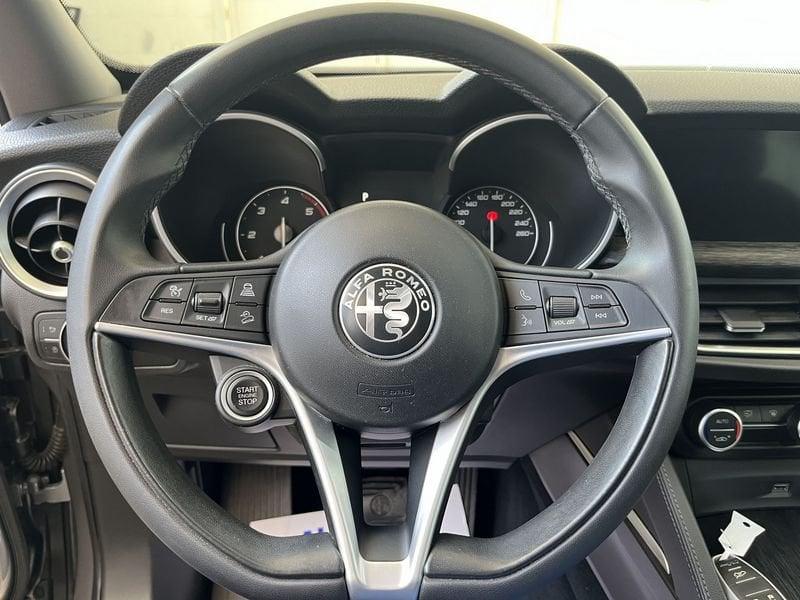 Alfa Romeo Stelvio 2.2 Turbodiesel 190 CV AT8 Q4 tua da 260,00 al mese