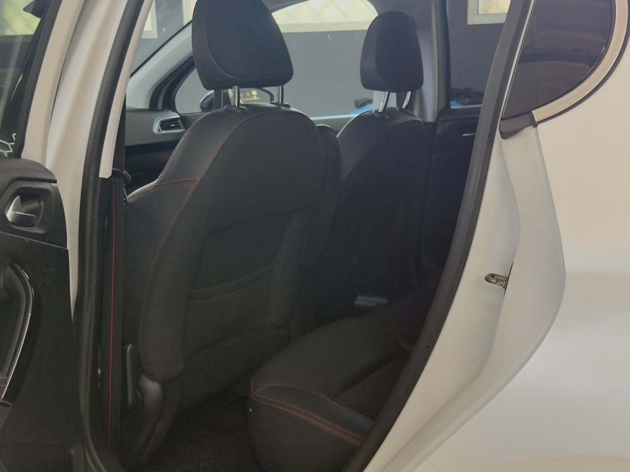 Peugeot 208 BlueHDi 100 5 porte GT Line