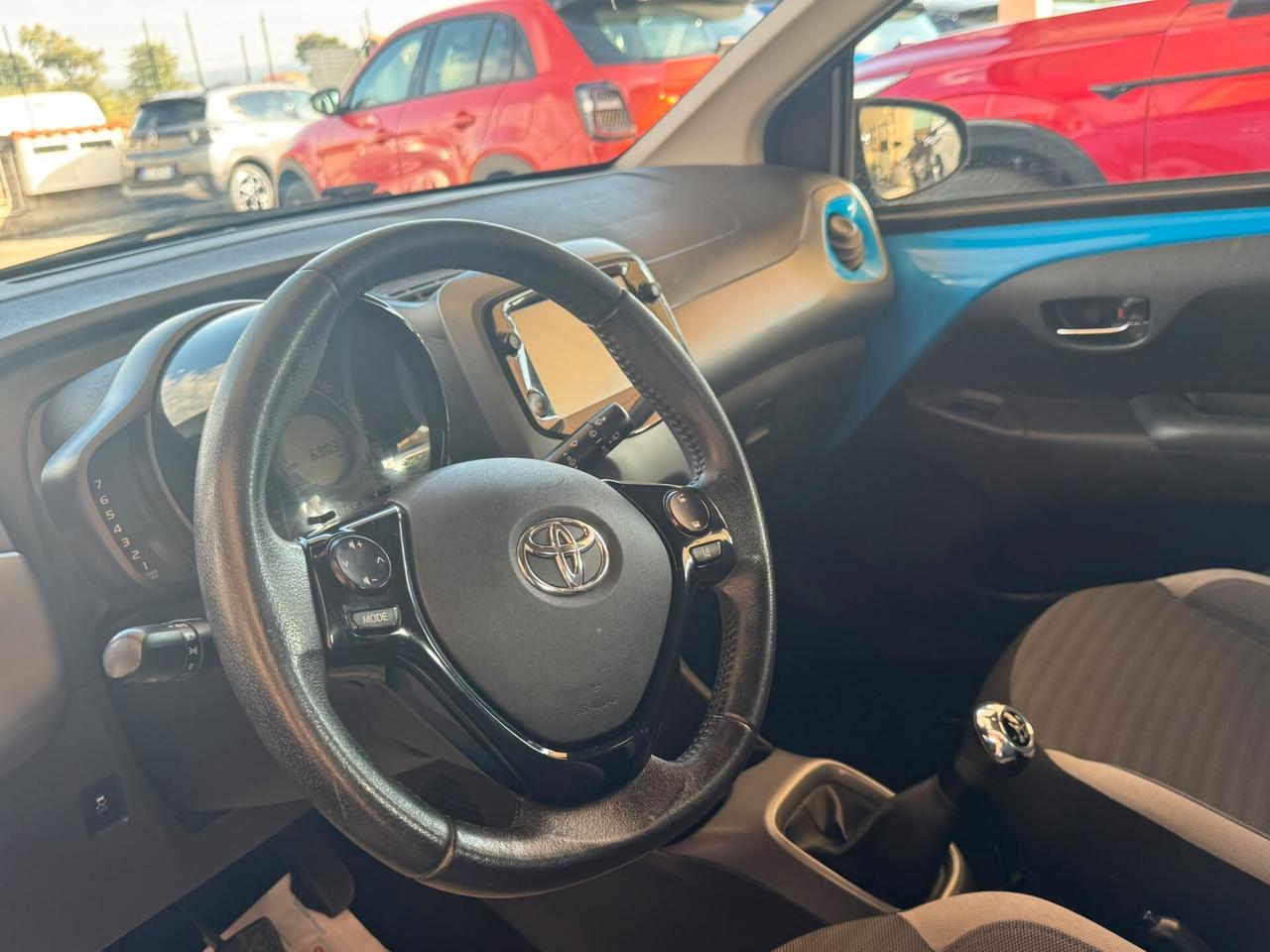 Toyota Aygo Connect 1.0 VVT-i 72 CV 5 porte x-play