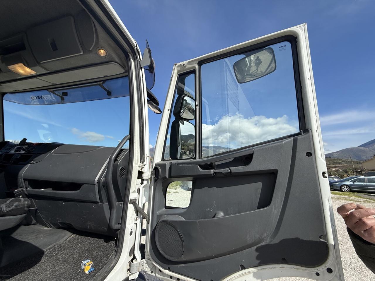 IVECO Eurocargo E5 100E22 con sponda idraulica e sospensioni regolabili/automatiche