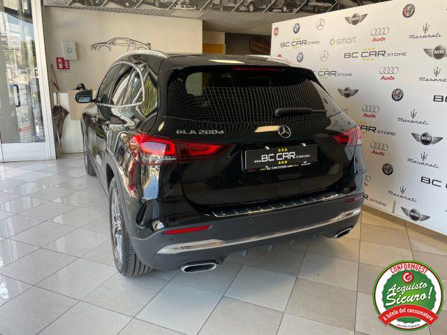 MERCEDES-BENZ GLA 200 d Auto Premium AMG *PACK LUCI*PELLE