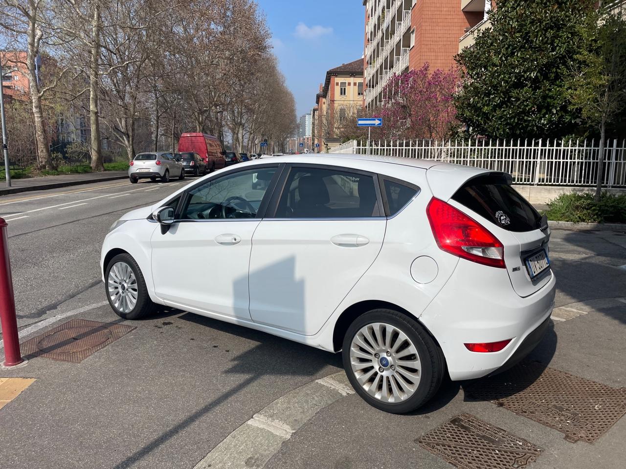 Ford Fiesta 1.4 TDCi 68CV 5 porte Titanium/GARANZIA