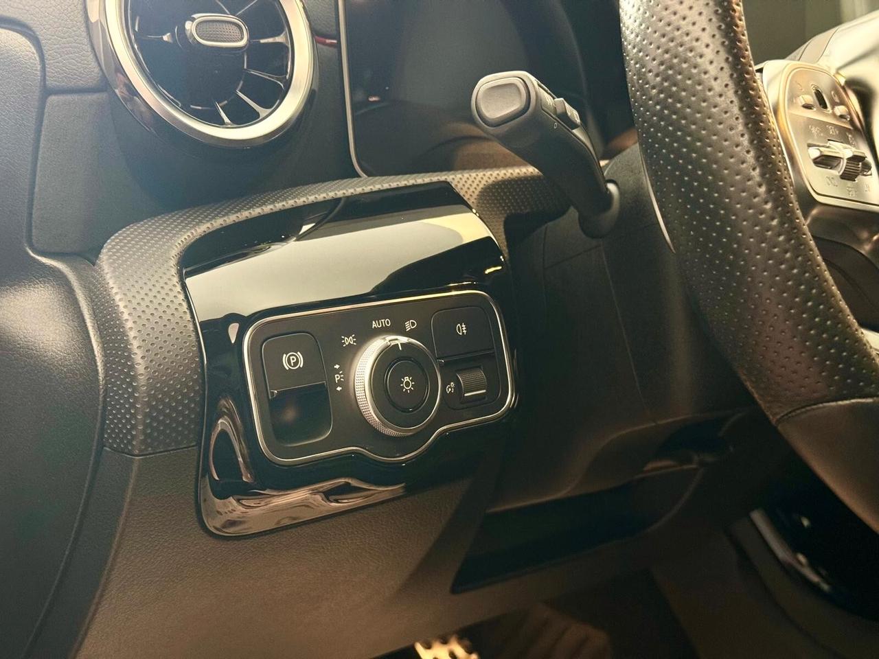 MERCEDES-BENZ A180D 116HP PREMIUM AUTOMATICO- 2020