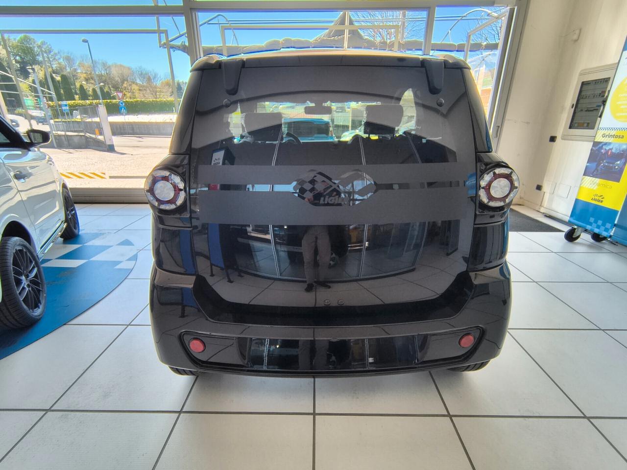 LIGIER Myli Lab Total Black