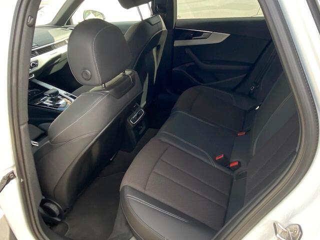 Audi A4 Avant 40 TDI S tronic Quatt line edition 2024