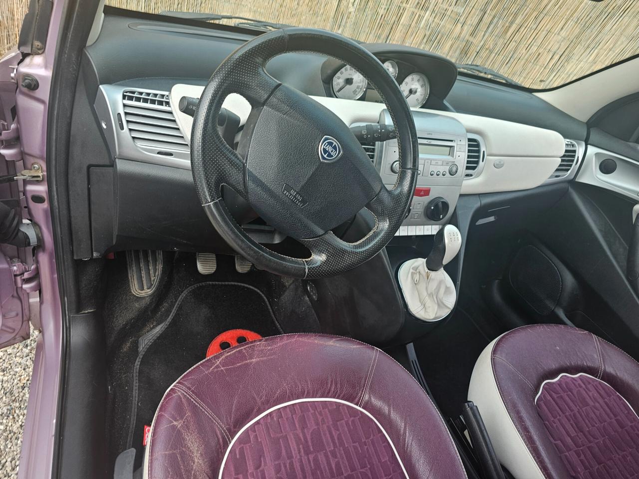 Lancia Ypsilon 1.3 MJT 75 CV Unyca
