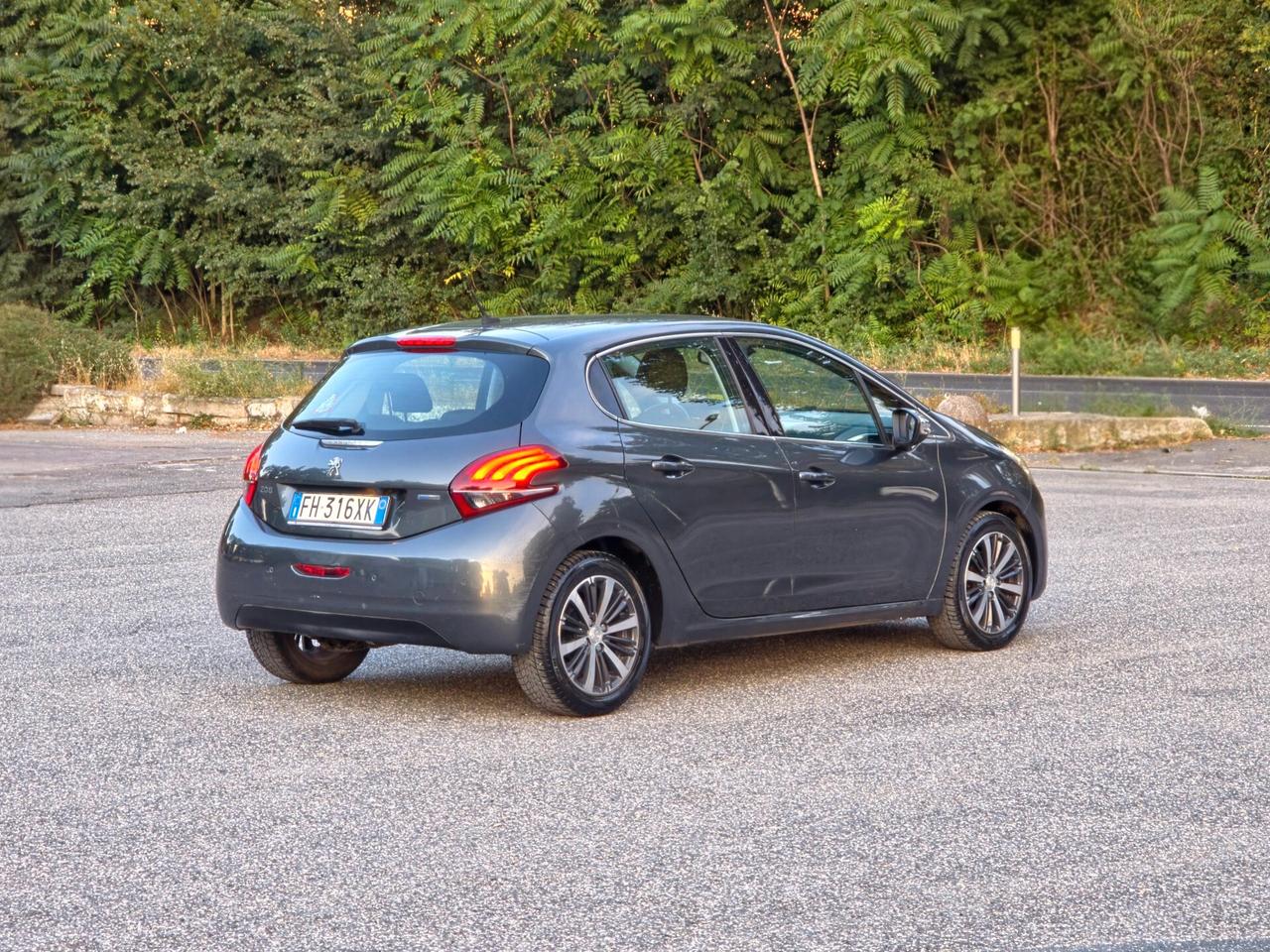 Peugeot 208 PureTech 82 5 porte Allure E6b Manuale NEO 2017