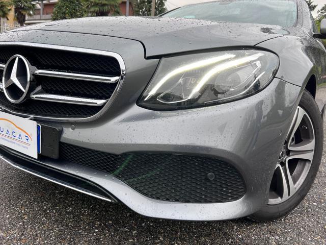 MERCEDES-BENZ E 220 Premium E 200 D