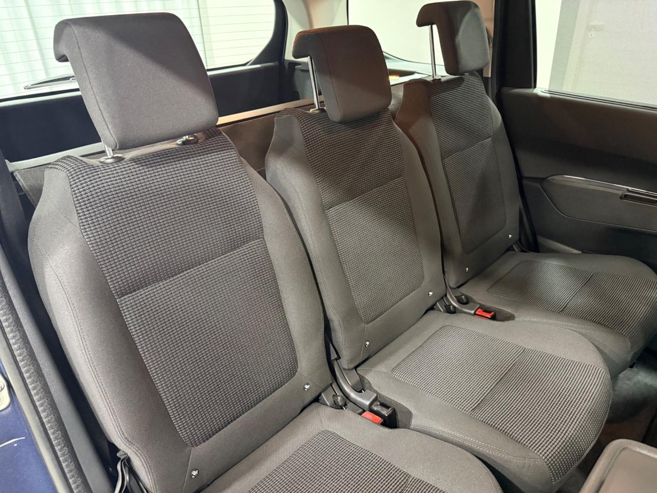 Peugeot 5008 1.6 HDi 115CV Active