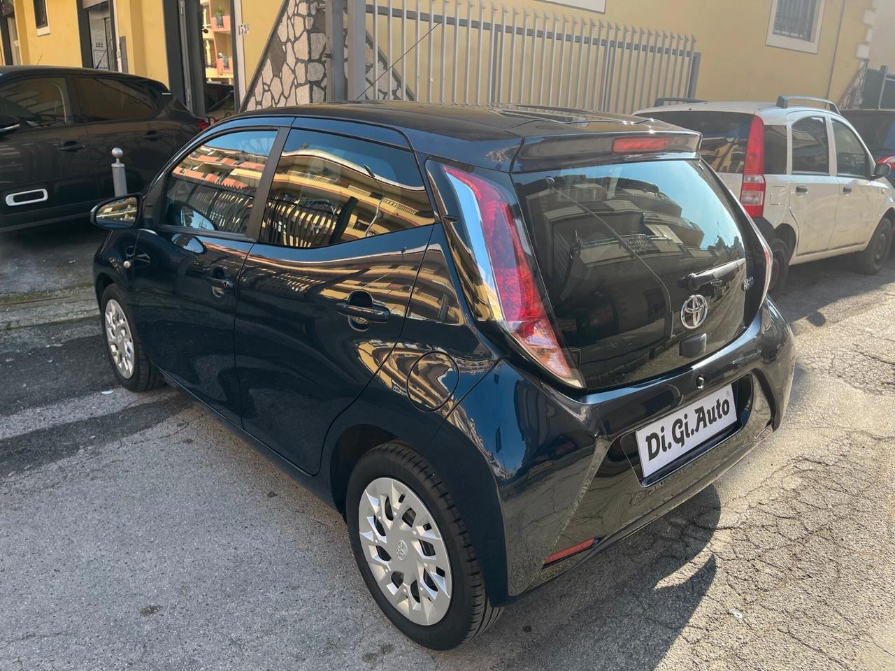 Toyota Aygo 1.0 VVT-i 69 CV 5 porte x-cite