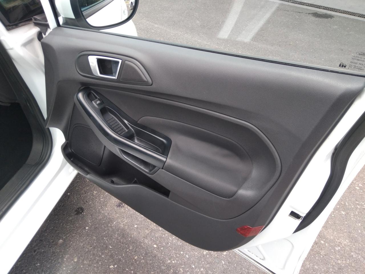 Ford Fiesta 1.4 5p. Bz.- GPL Titanium x neopatentati