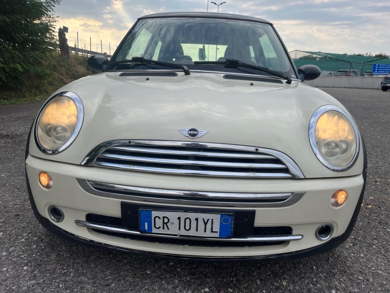 Mini Mini 1.6 16V Cooper 2004 mangia acqua