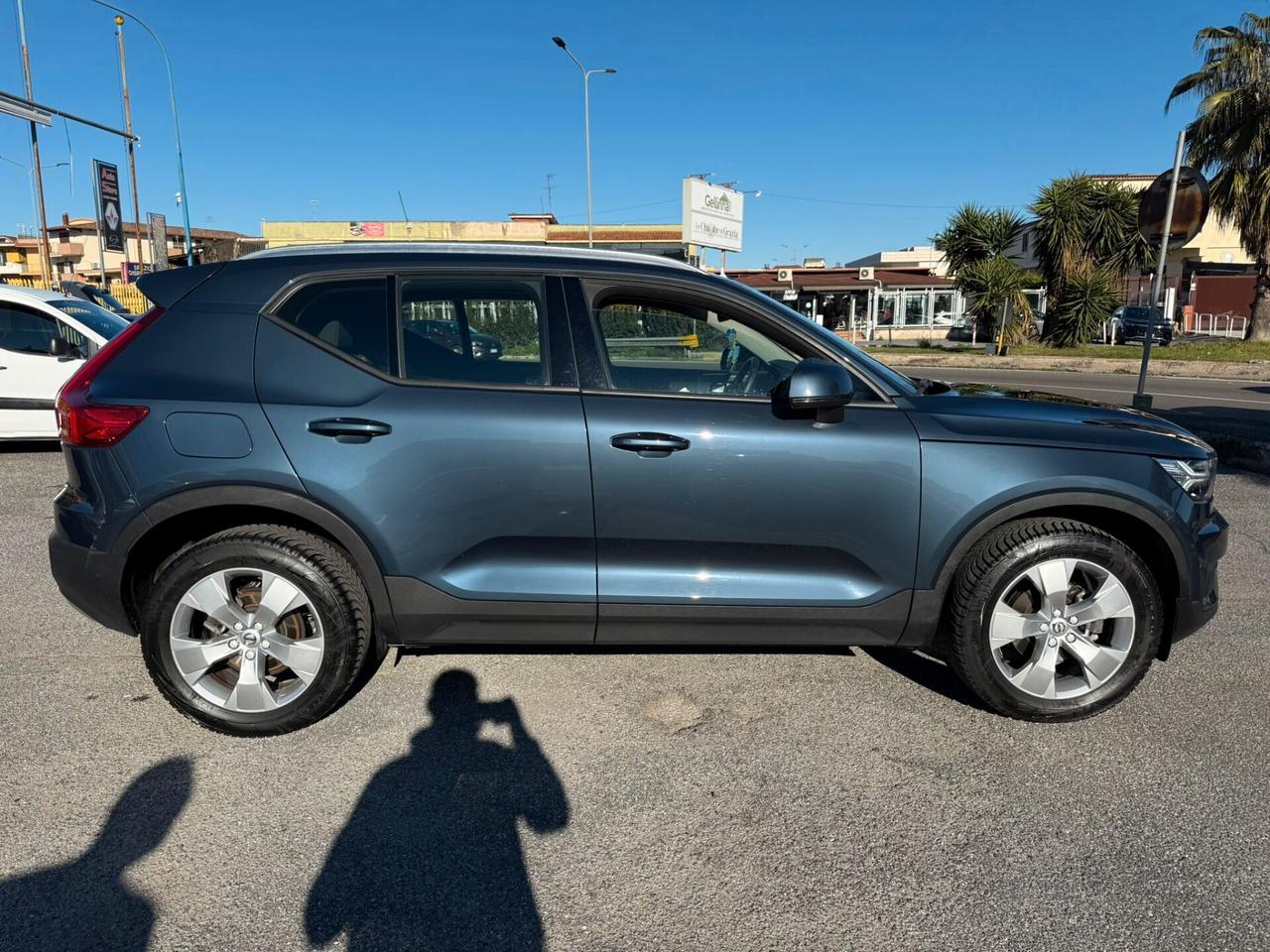 VOLVO XC40 MOMENTUM T2 1.5BENZINA 129CV AUTOMATICA EURO6B
