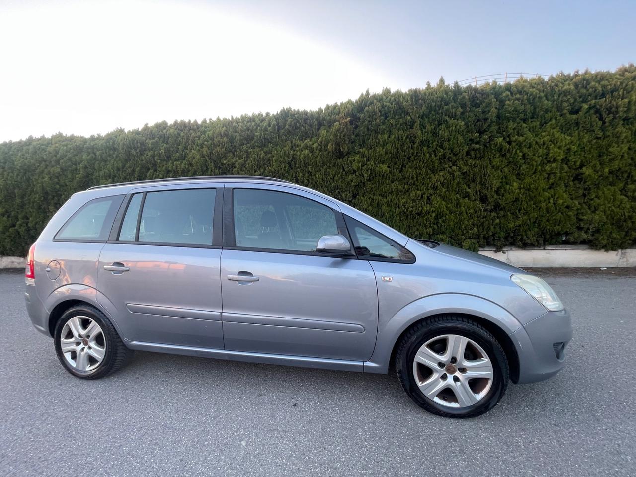 Opel Zafira 1.8 16V VVT Club