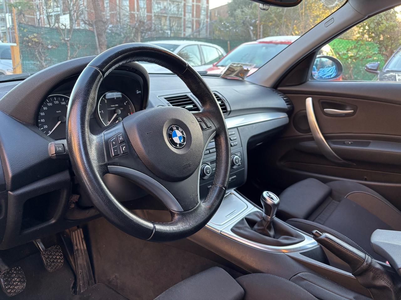 Bmw 118 118d serie 1 attiva 5 porte