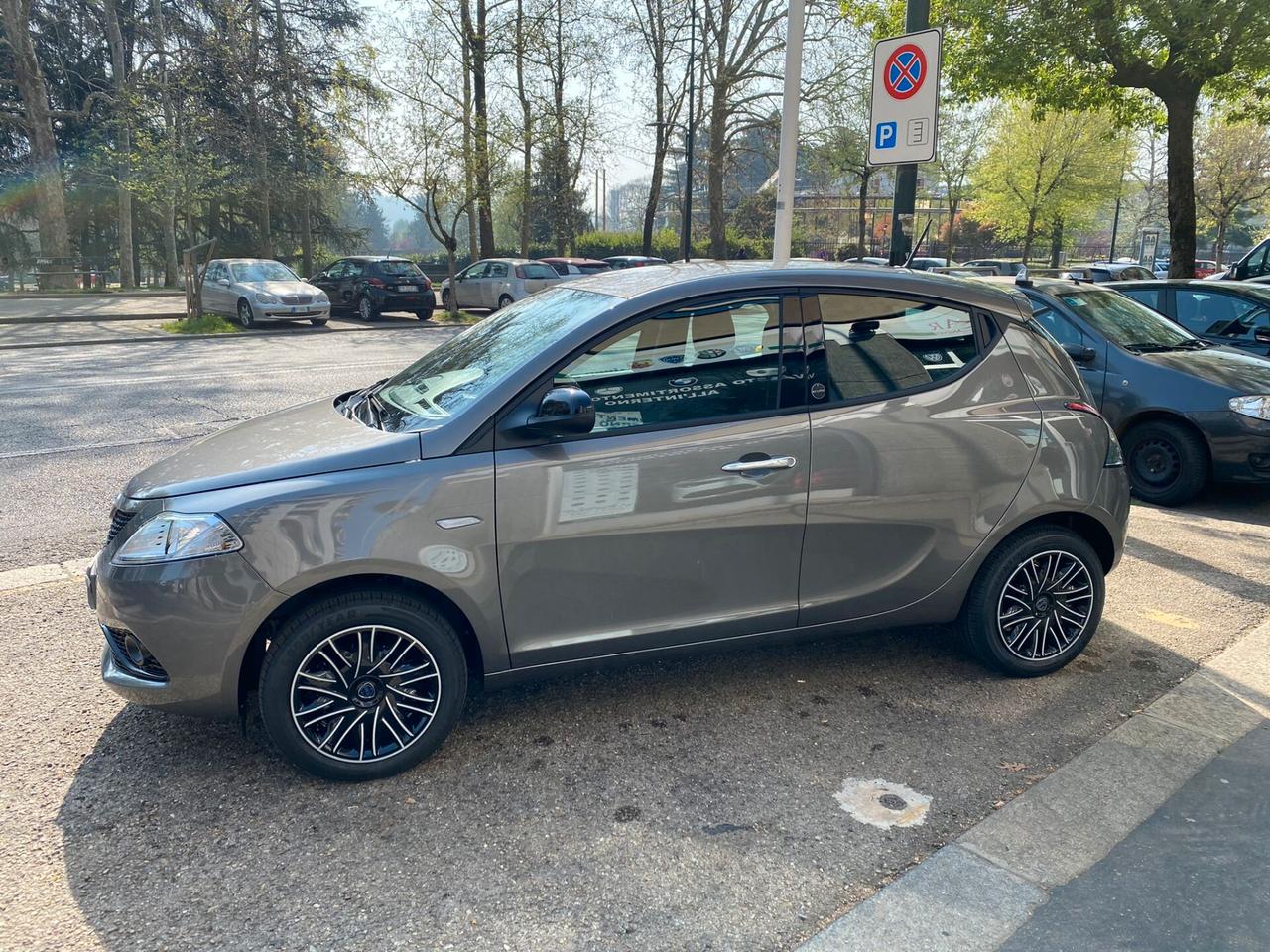 Lancia Ypsilon 1.0 FireFly 5 porte S&S Hybrid