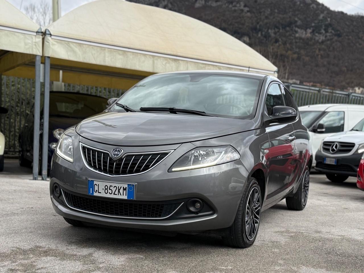 Lancia Ypsilon 1.0 FireFly S&S Hybrid Ecochic Gold