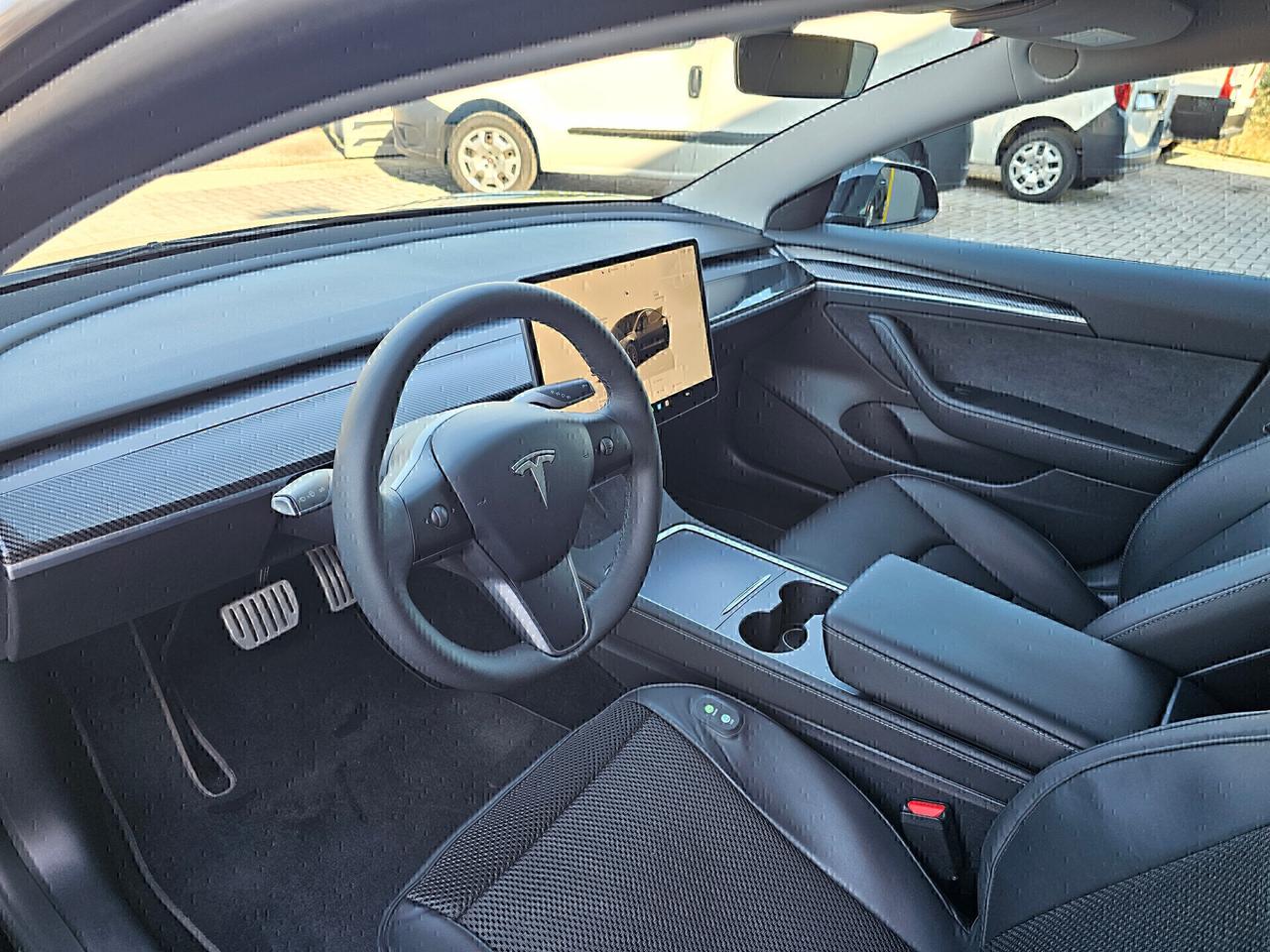 Tesla Model 3 Performance