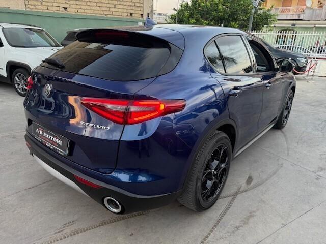 Alfa Romeo Stelvio 2.2 Turbodiesel 160 CV AT8 RWD
