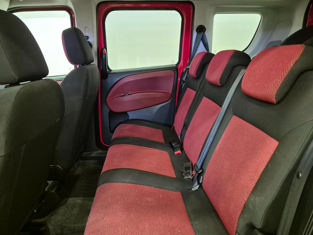 Fiat Doblo 1.6 mjt 16v Dynamic - UNIPROPRIETARIO - NEOPATENTATI - navi - sens. post.