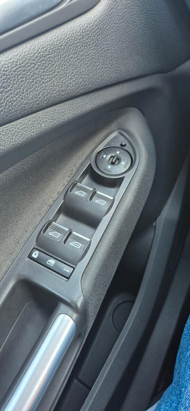 Ford C-Max 1.5 TDCi 120CV Titanium-2018-Gar2Anni