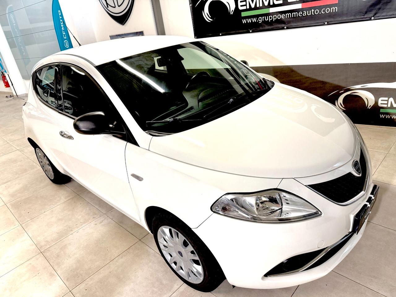 Lancia Ypsilon 1.2 69 CV 5 porte Gold