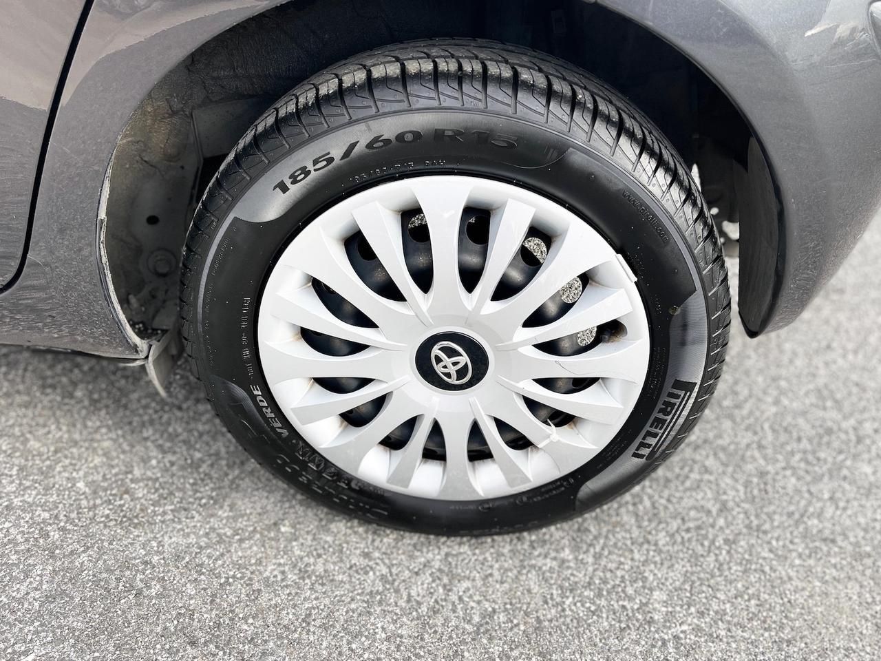 Toyota Yaris 1.3 Benzina 100CV E4 Neo - 2010