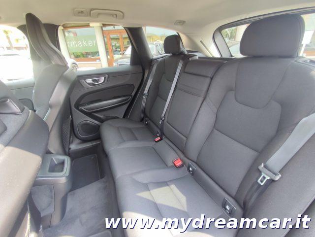 VOLVO XC60 B4 (d) AWD Geartronic Momentum