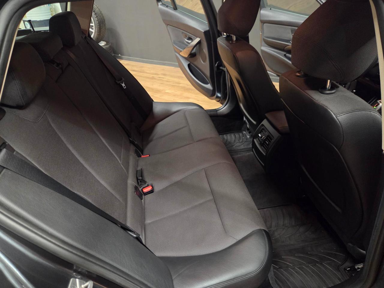 BMW Serie 3 Touring 318d Touring Business auto