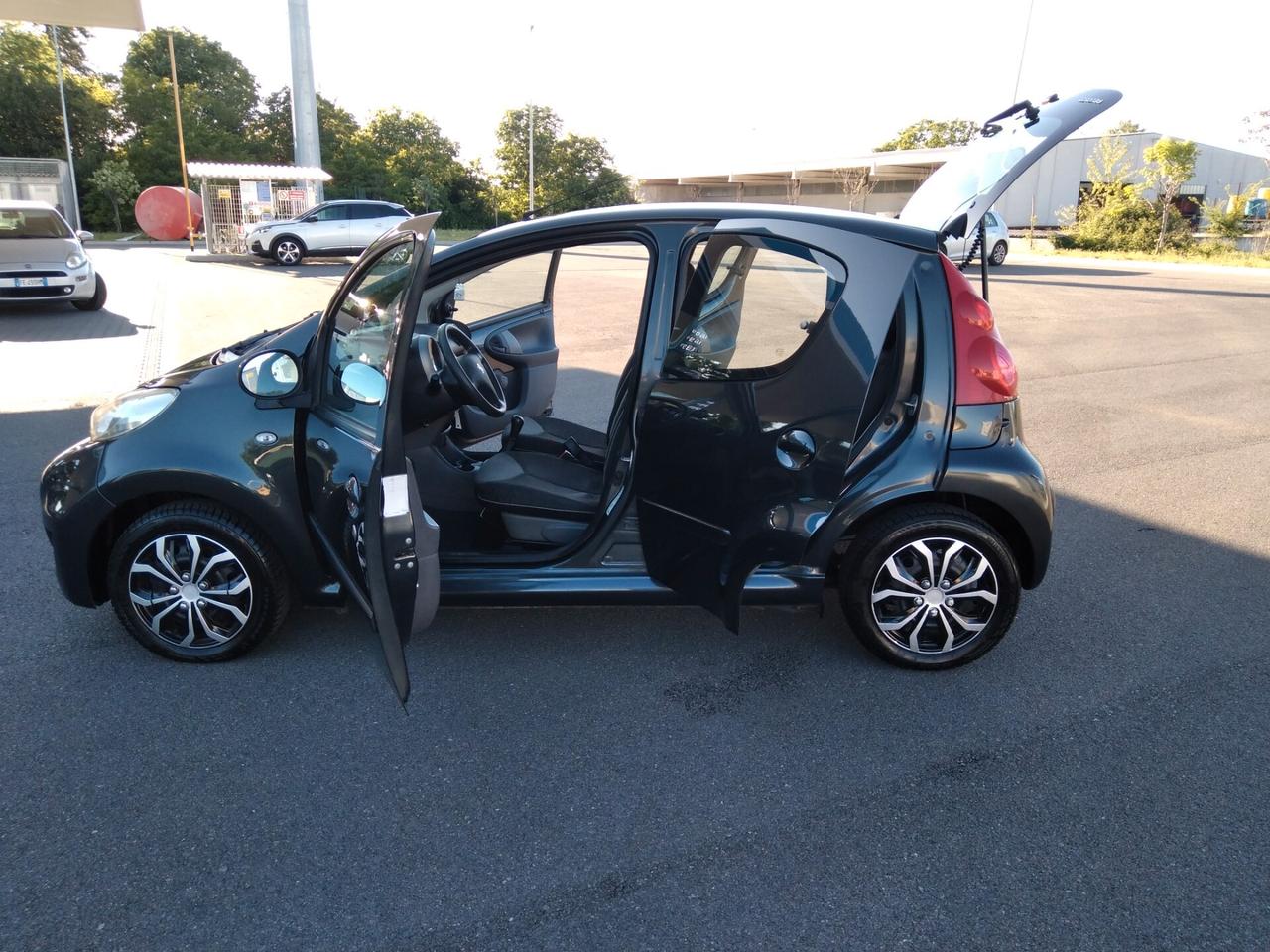 Peugeot 107 1.0 68CV 5p. Allure x neopatentati