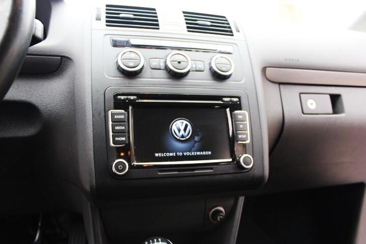 Volkswagen Touran Business 1.6 TDI Comfortline 7 POSTI 8 PNEUMATICI SU CERCHIO IN LEGA ORIGINALE